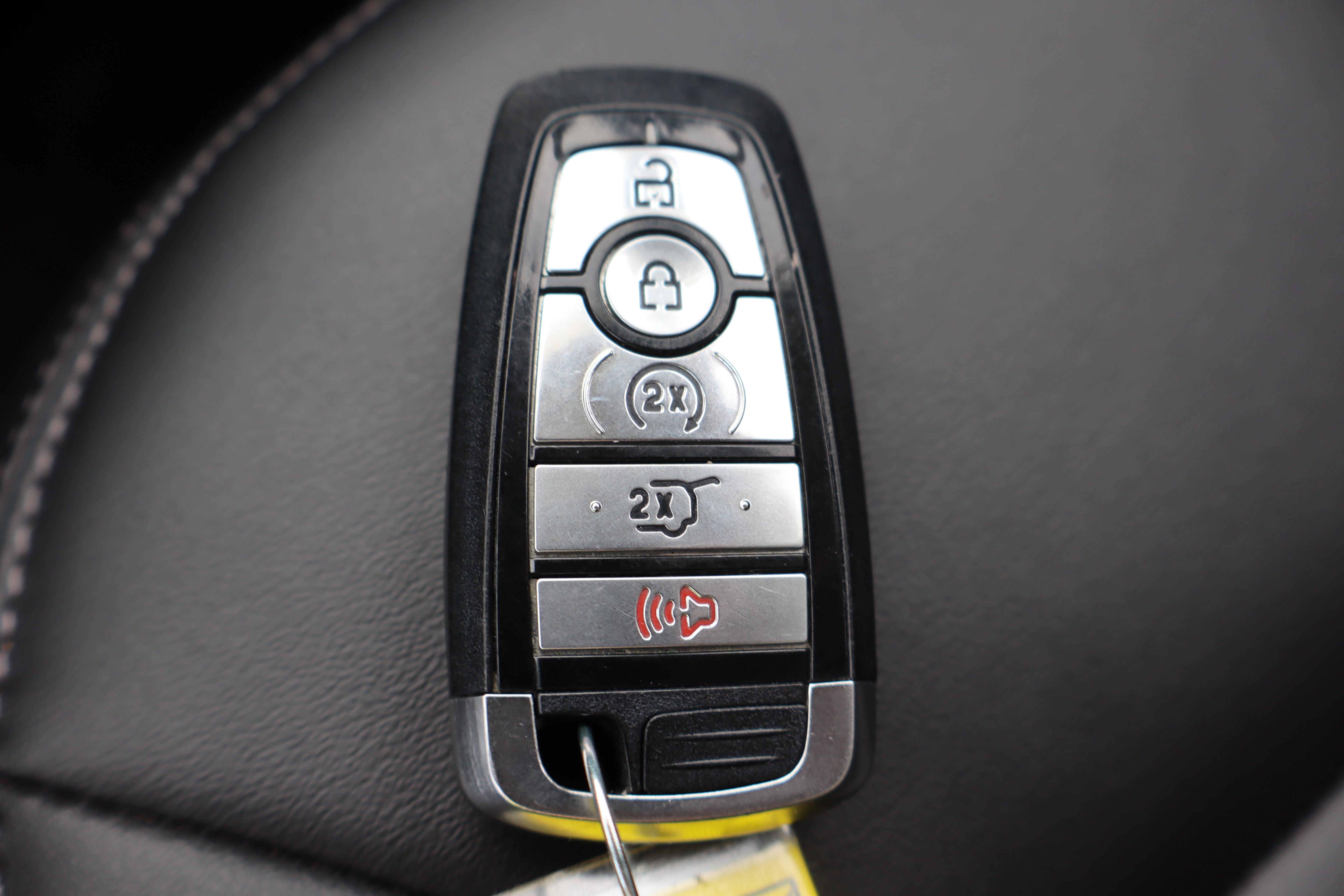 Used 2024 Ford Explorer XLT w/ Equipment Group 202A AWD/4WD image 33