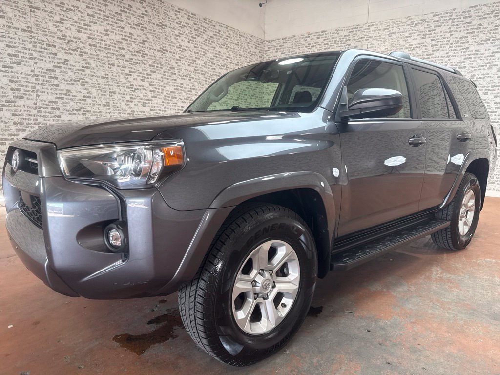 Used 2021 Toyota 4Runner SR5 AWD/4WD image 3