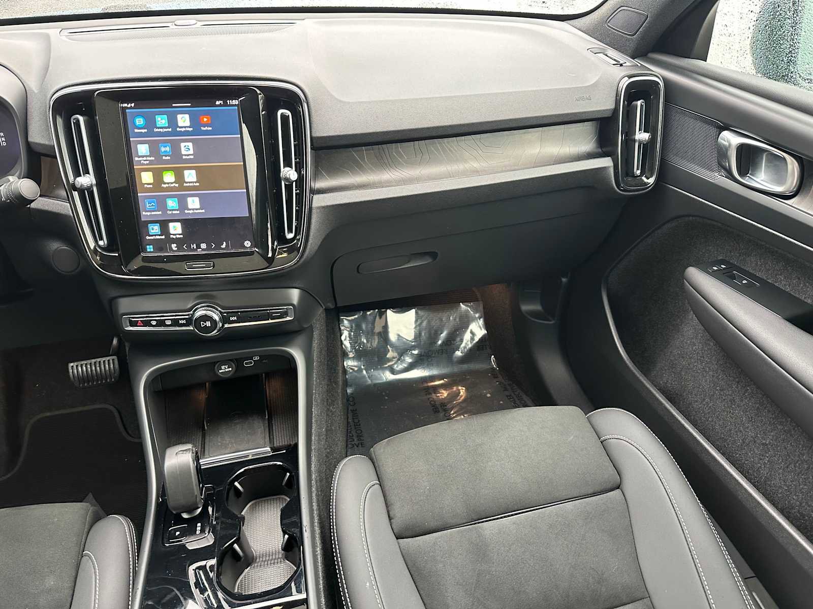 Used 2023 Volvo C40 P8 Recharge Plus w/ Climate Package image 18