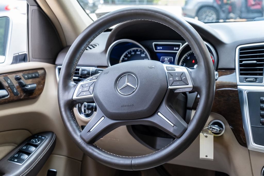 Used 2015 Mercedes-Benz ML 350 4MATIC w/ Premium 1 Package image 27