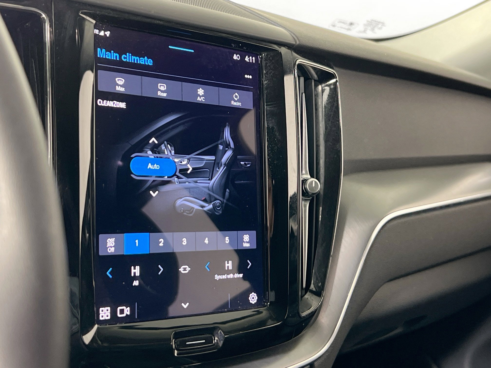 Used 2023 Volvo XC60 B5 Core w/ Protection Package Premier image 16