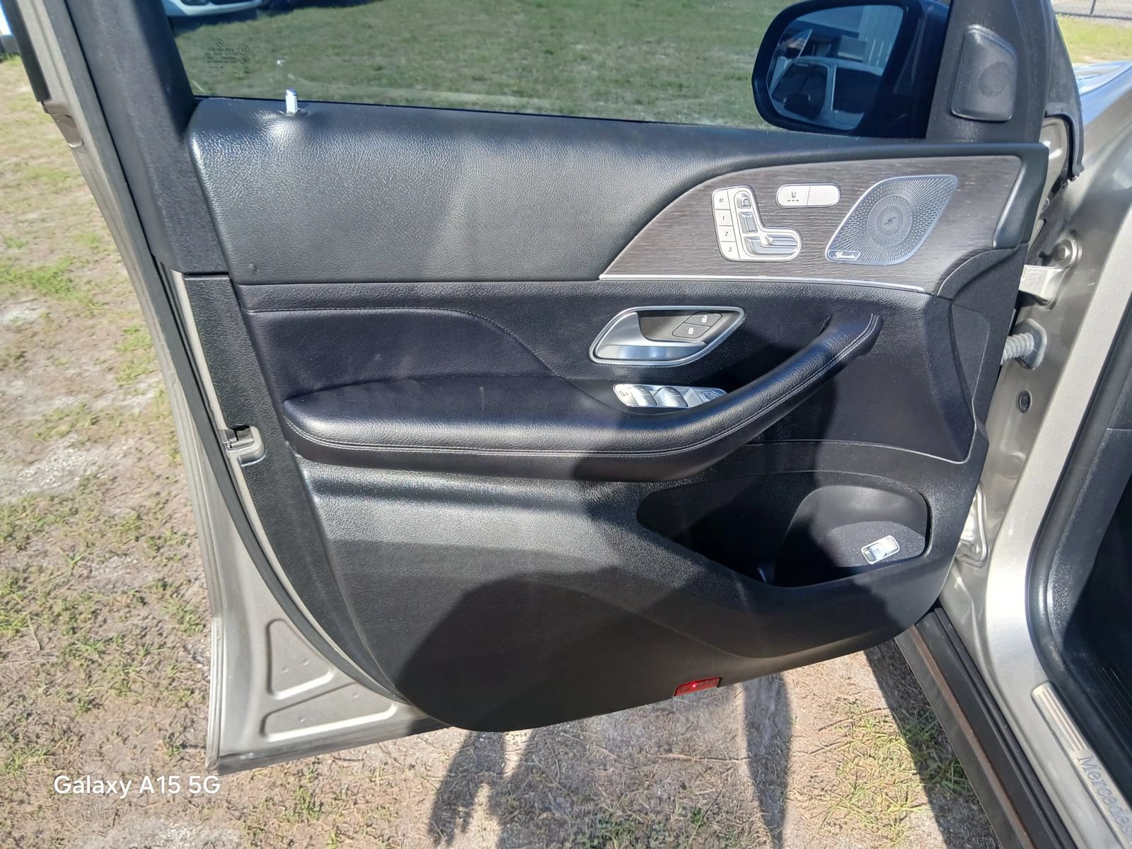 Used 2020 Mercedes-Benz GLE 350 4MATIC w/ Premium Package image 11