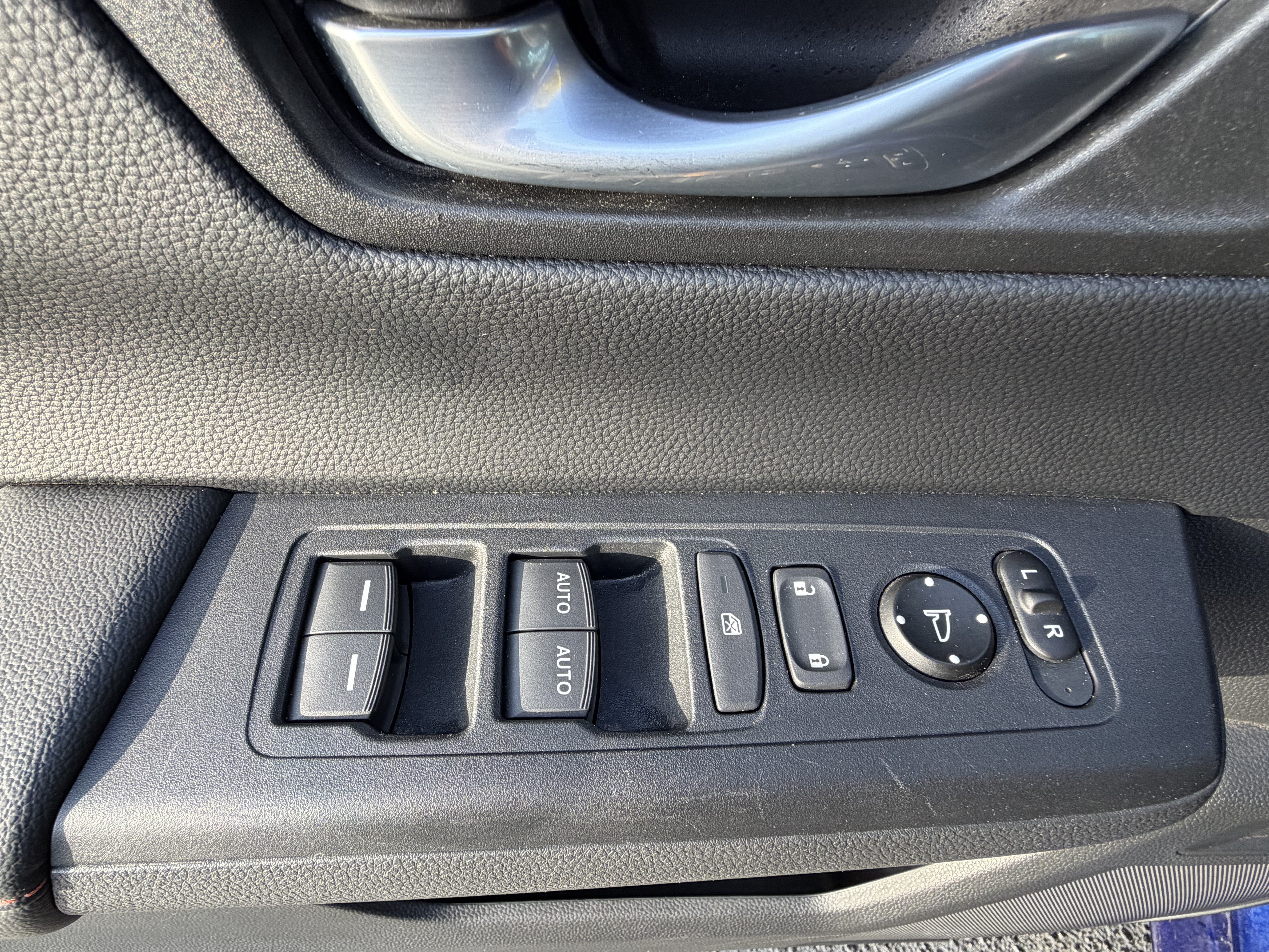 Used 2023 Honda CR-V Sport image 14