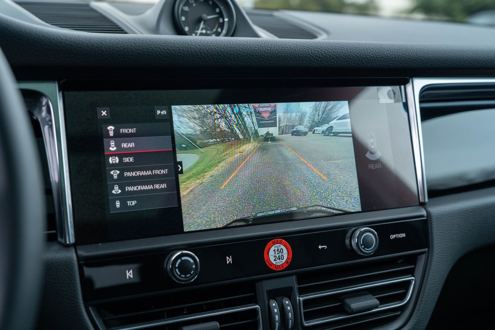 Certified 2025 Porsche Macan image 29