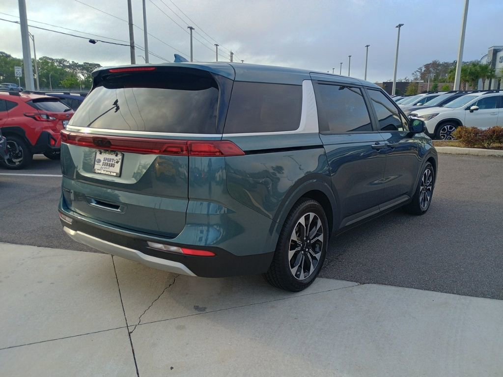 Used 2024 Kia Carnival EX image 5