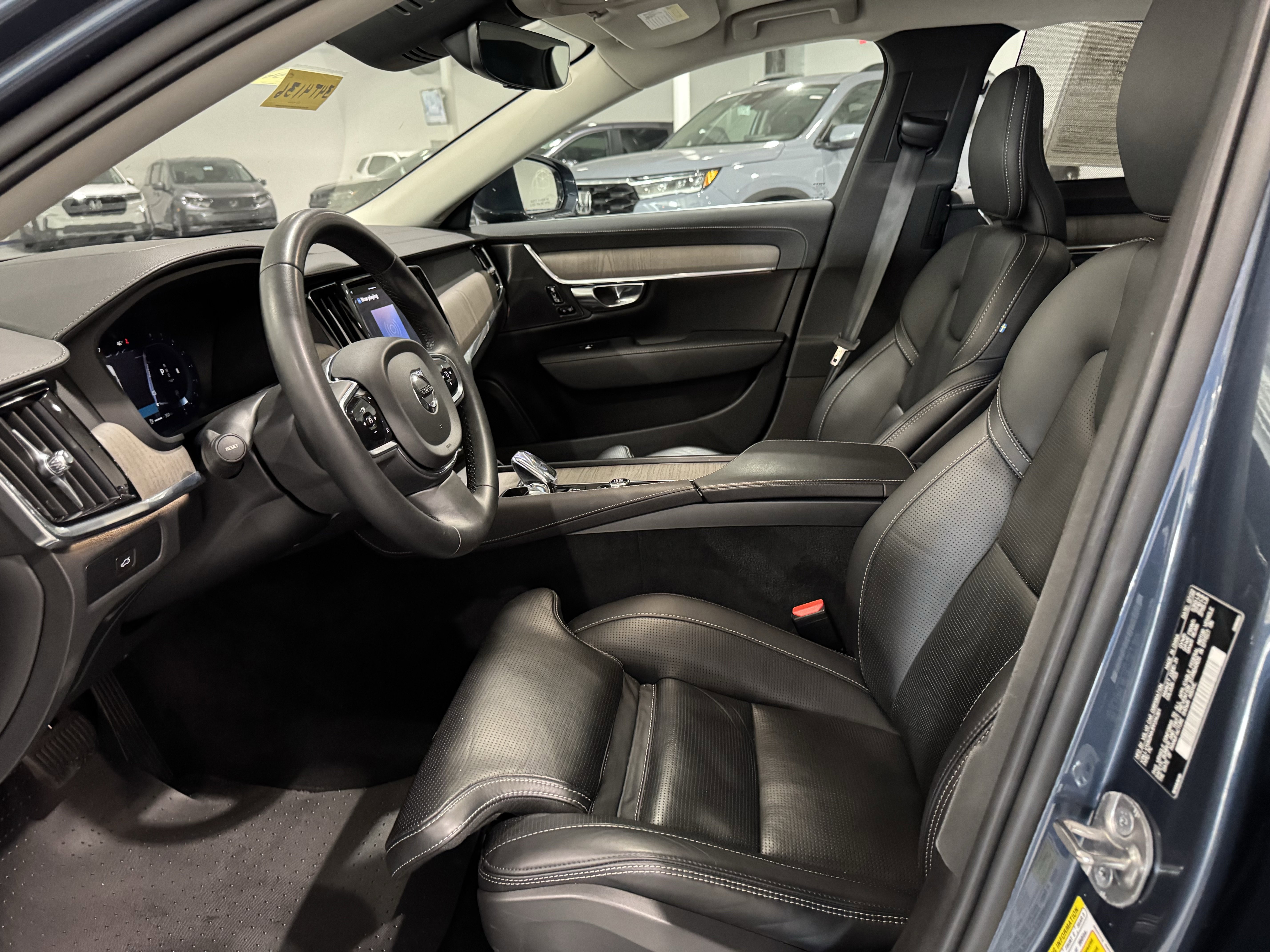 Used 2023 Volvo S90 B6 Ultimate w/ Protection Package Premier image 55