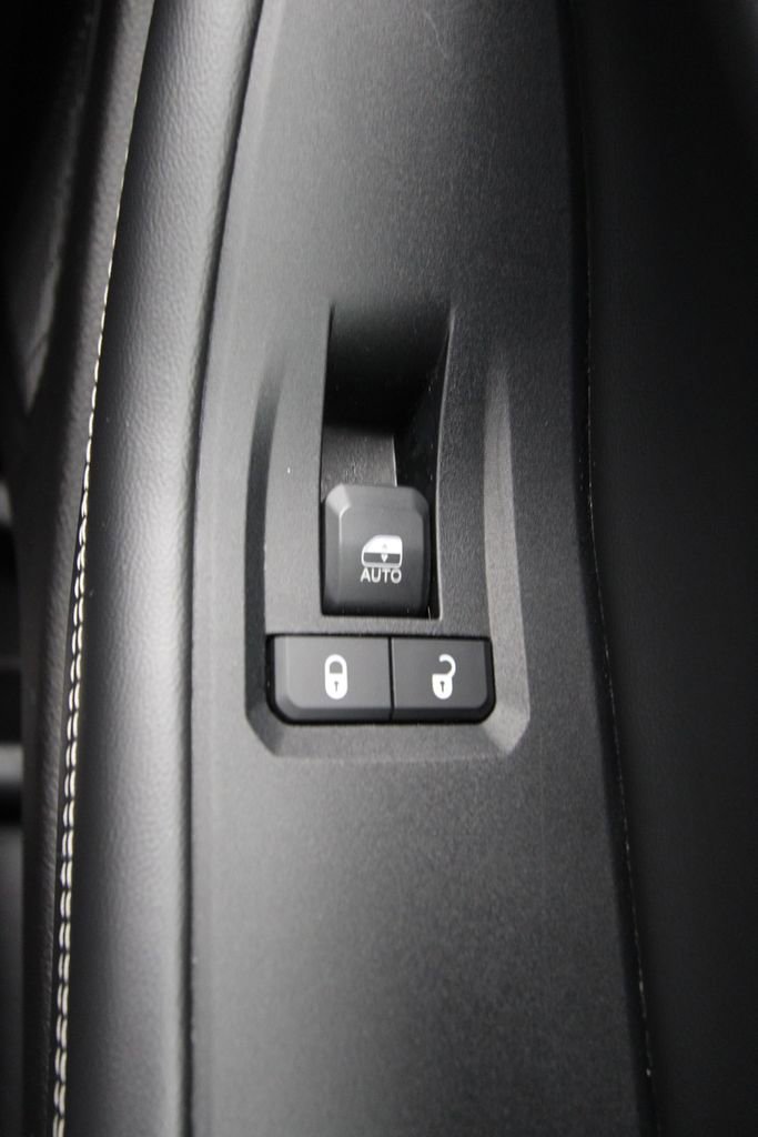 Used 2024 Jeep Grand Cherokee Altitude image 22