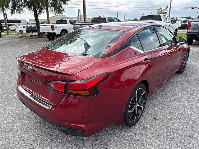 Used 2023 Nissan Altima 2.5 SR w/ SR Premium Package FWD image 5