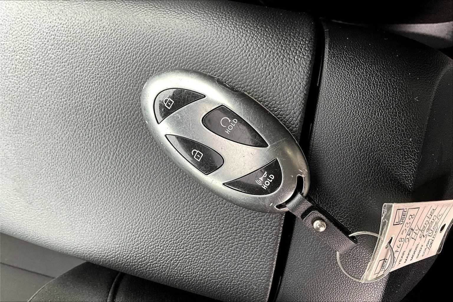 Used 2024 Hyundai Elantra SEL w/ Convenience Package image 14