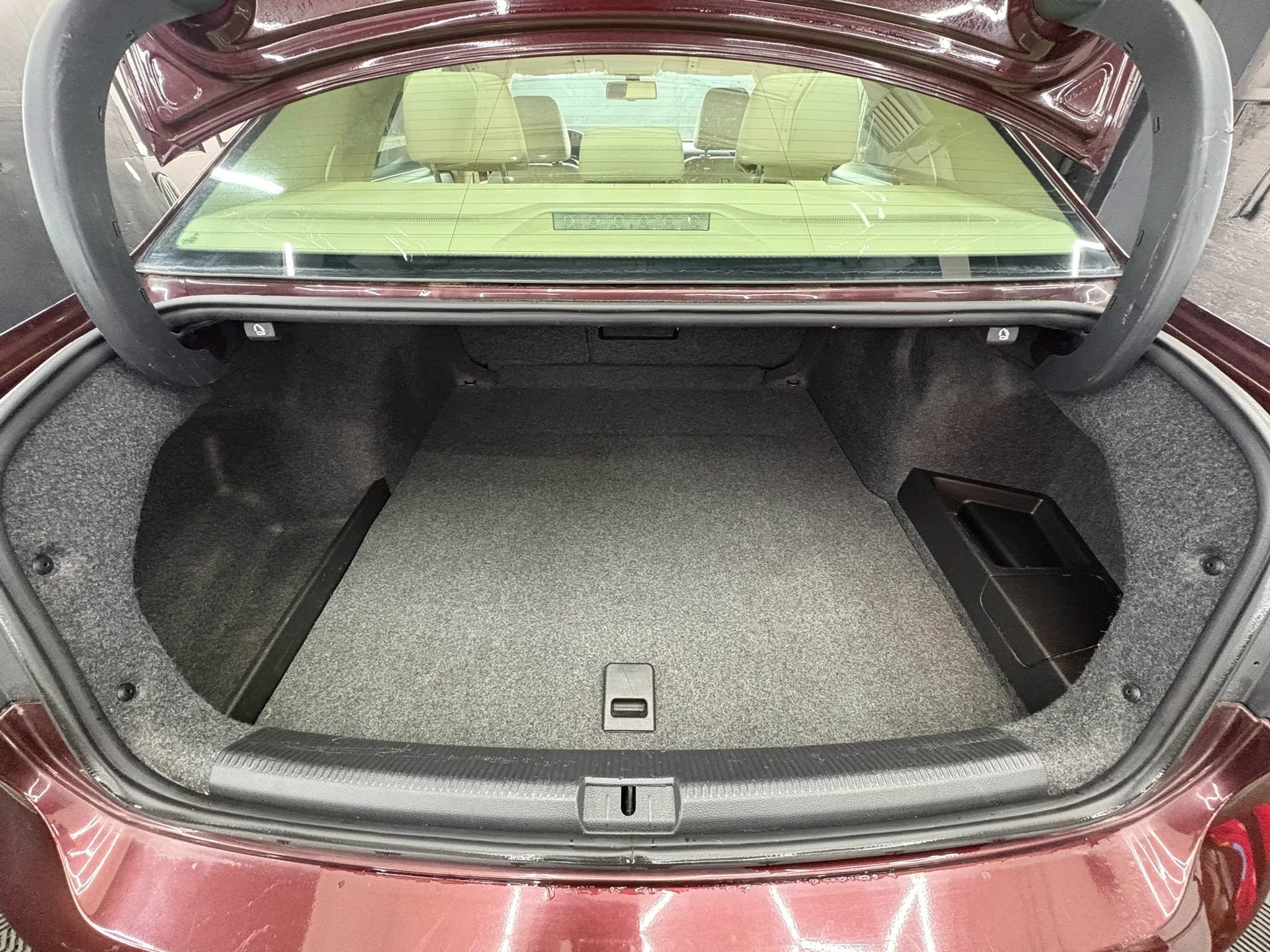 Used 2013 Volkswagen Passat TDI SEL Premium FWD image 20