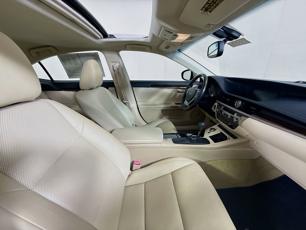Used 2015 Lexus ES 350 w/ Premium Package image 28