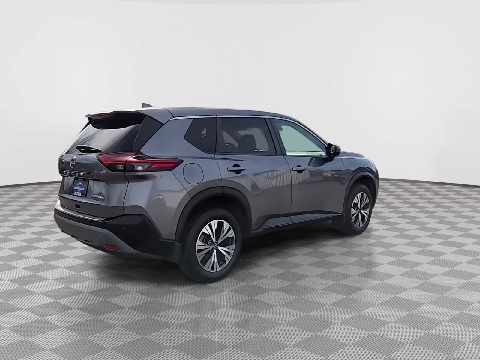 Used 2023 Nissan Rogue SV image 8