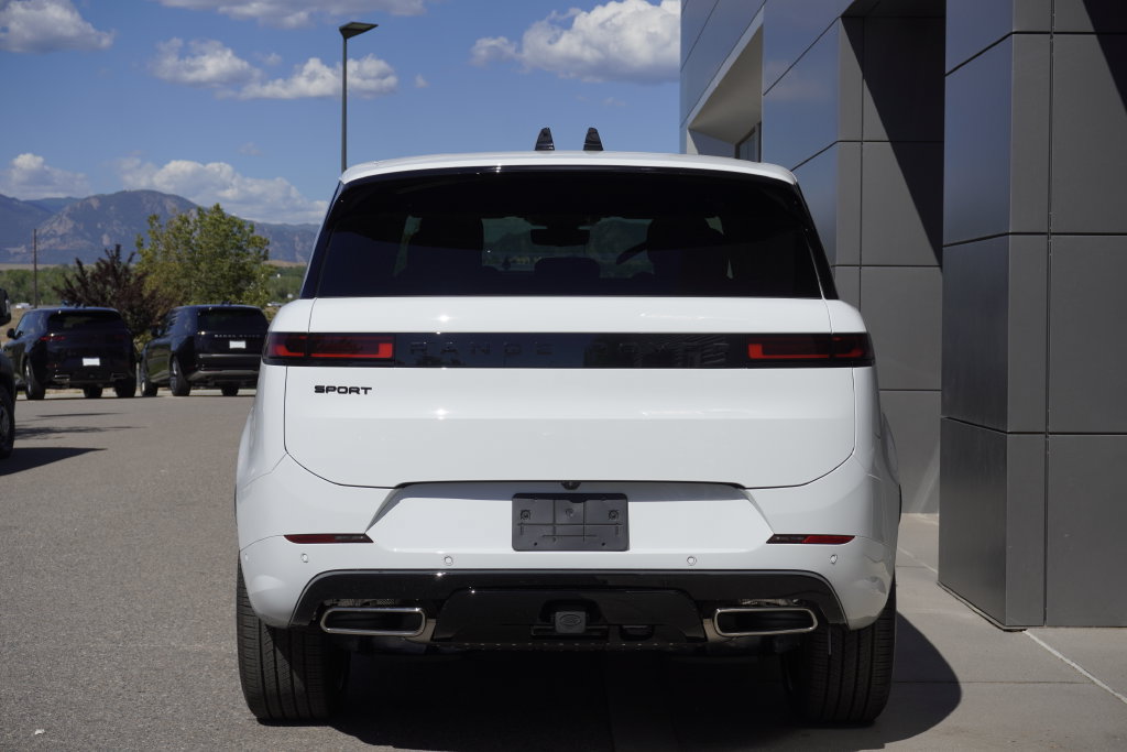 New 2026 Land Rover Range Rover Sport Dynamic SE AWD/4WD image 6
