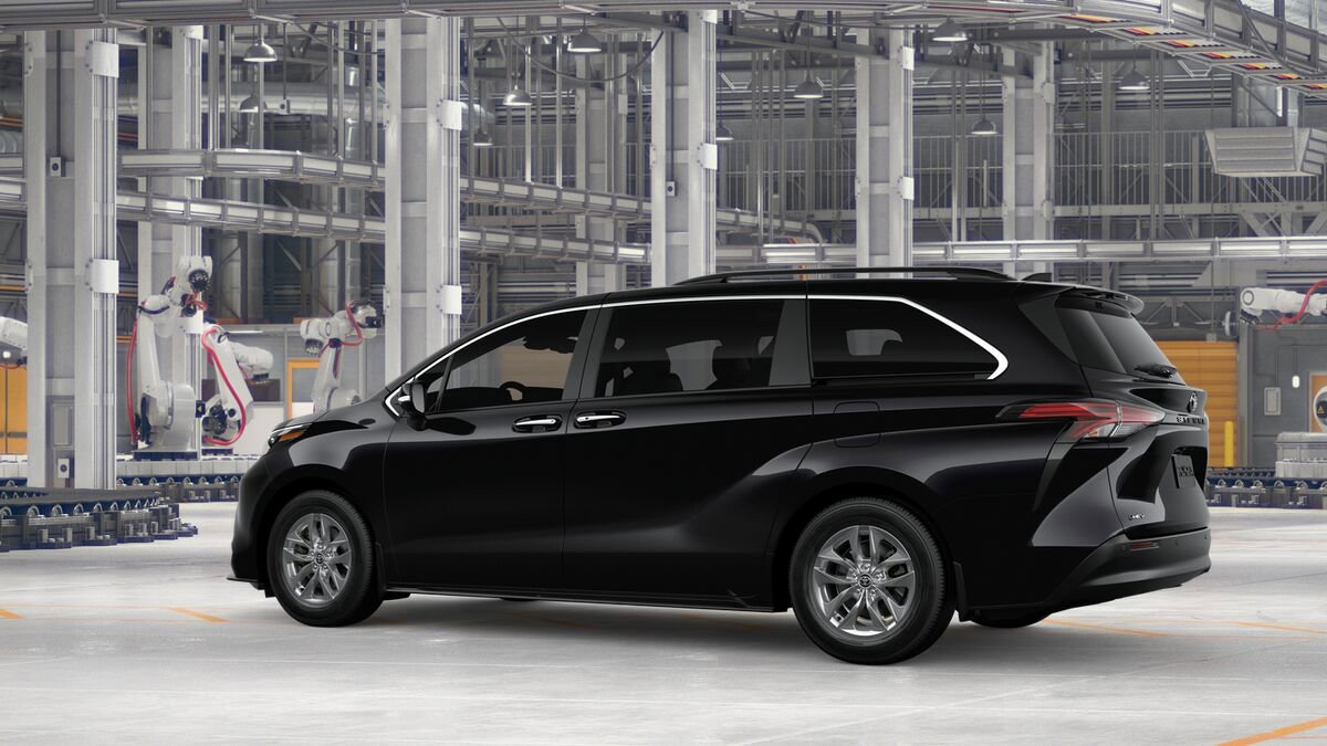 New 2026 Toyota Sienna XLE FWD image 5