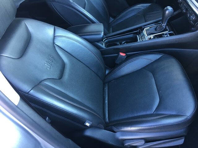 Used 2022 Jeep Compass Limited image 27