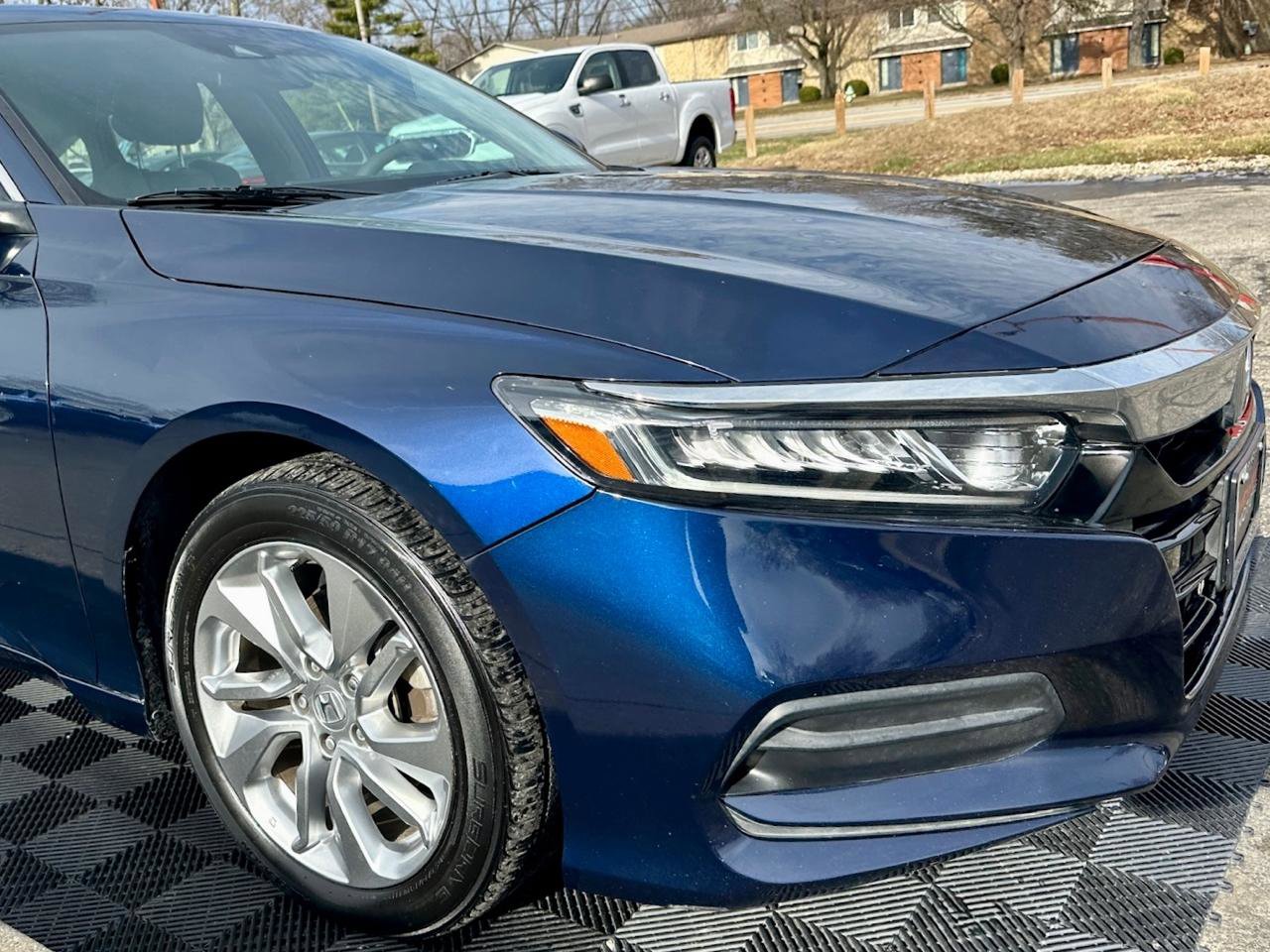 Used 2019 Honda Accord LX image 11