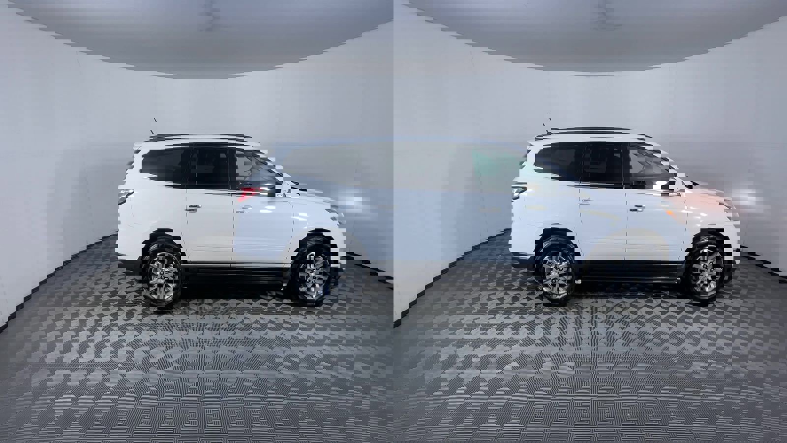 Used 2016 Chevrolet Traverse LT image 9