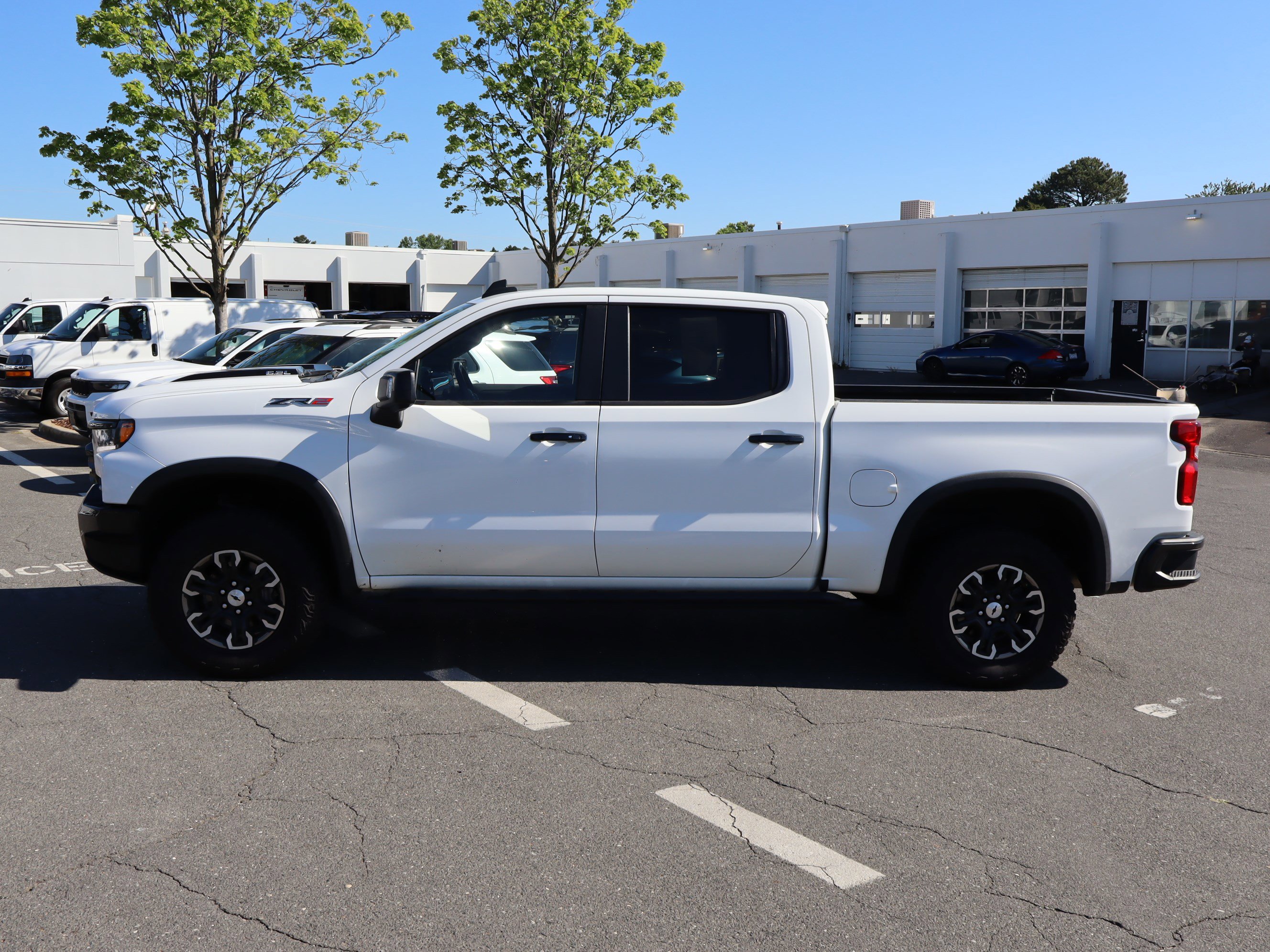 Used 2022 Chevrolet Silverado 1500 ZR2 w/ Technology Package AWD/4WD image 7