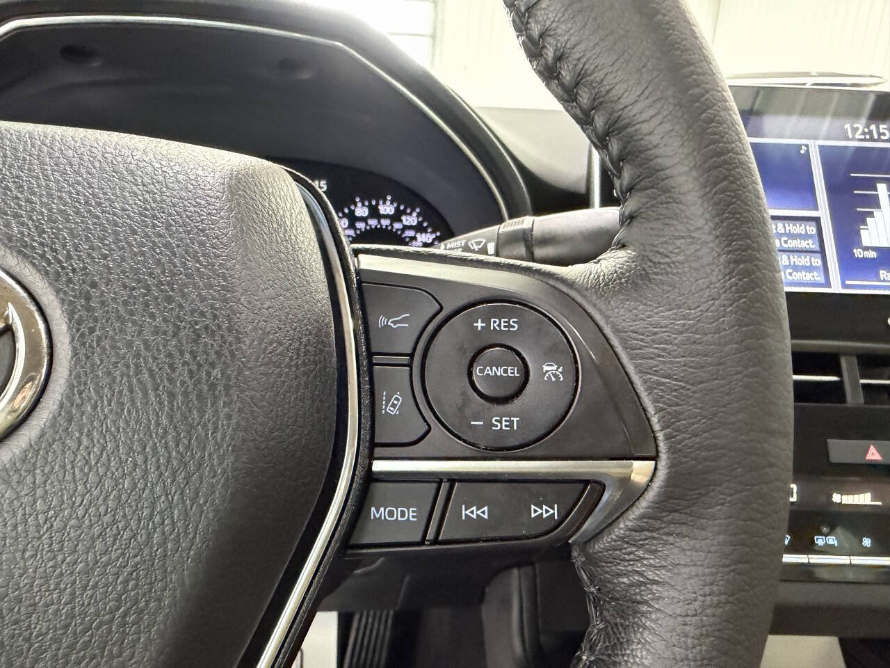 Used 2021 Toyota Avalon XLE FWD image 22