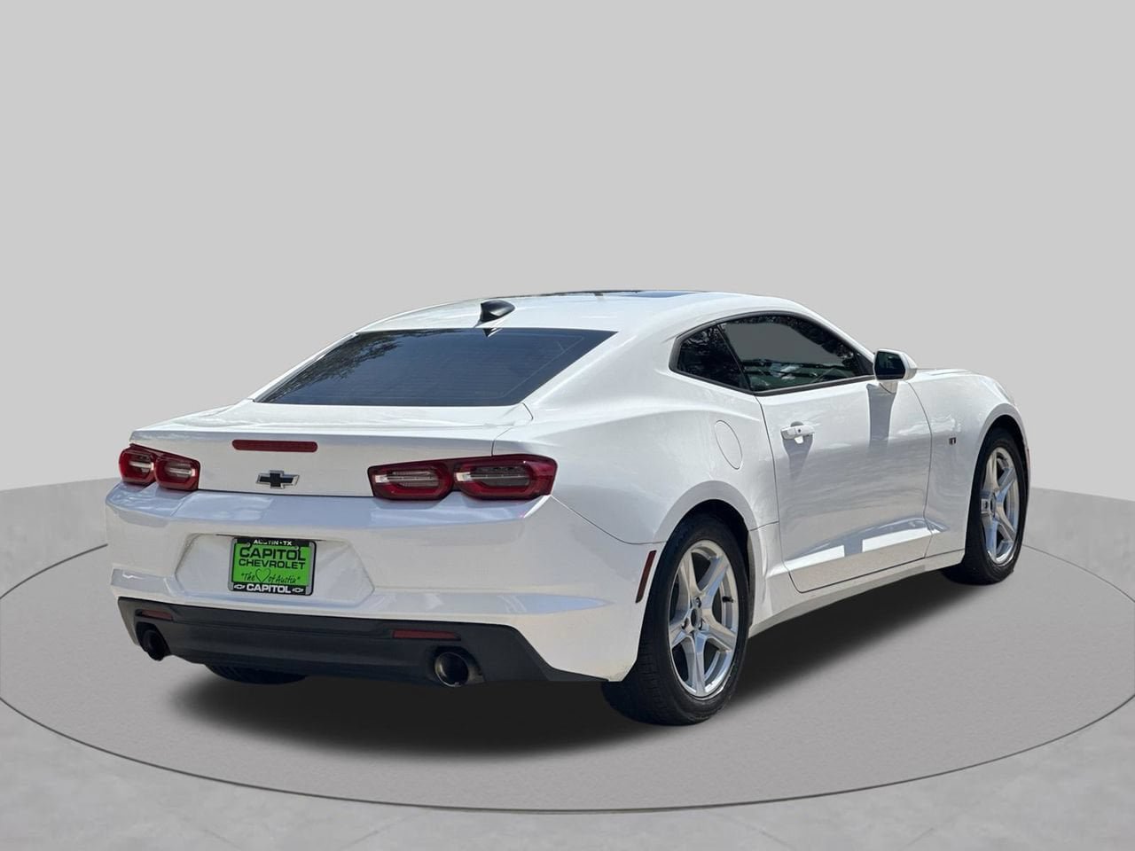 Used 2023 Chevrolet Camaro LT w/ Technology Package RWD image 5