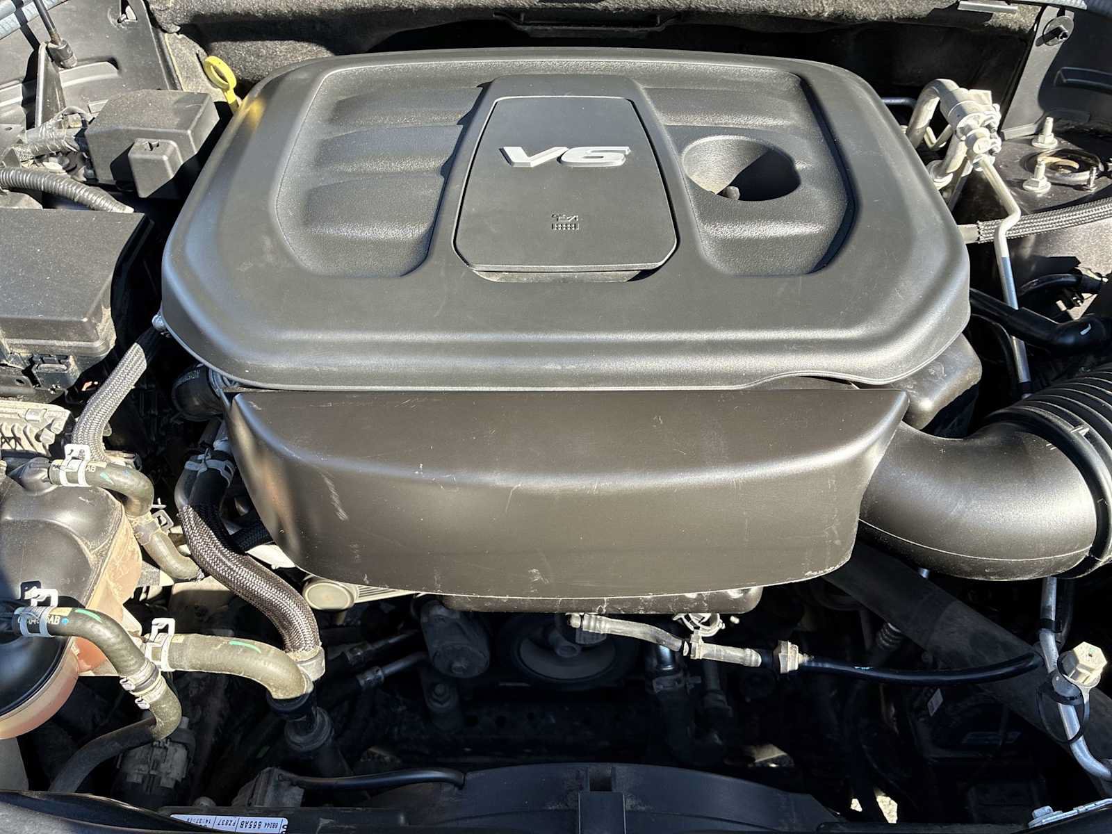 Used 2018 Jeep Grand Cherokee Altitude AWD/4WD image 17