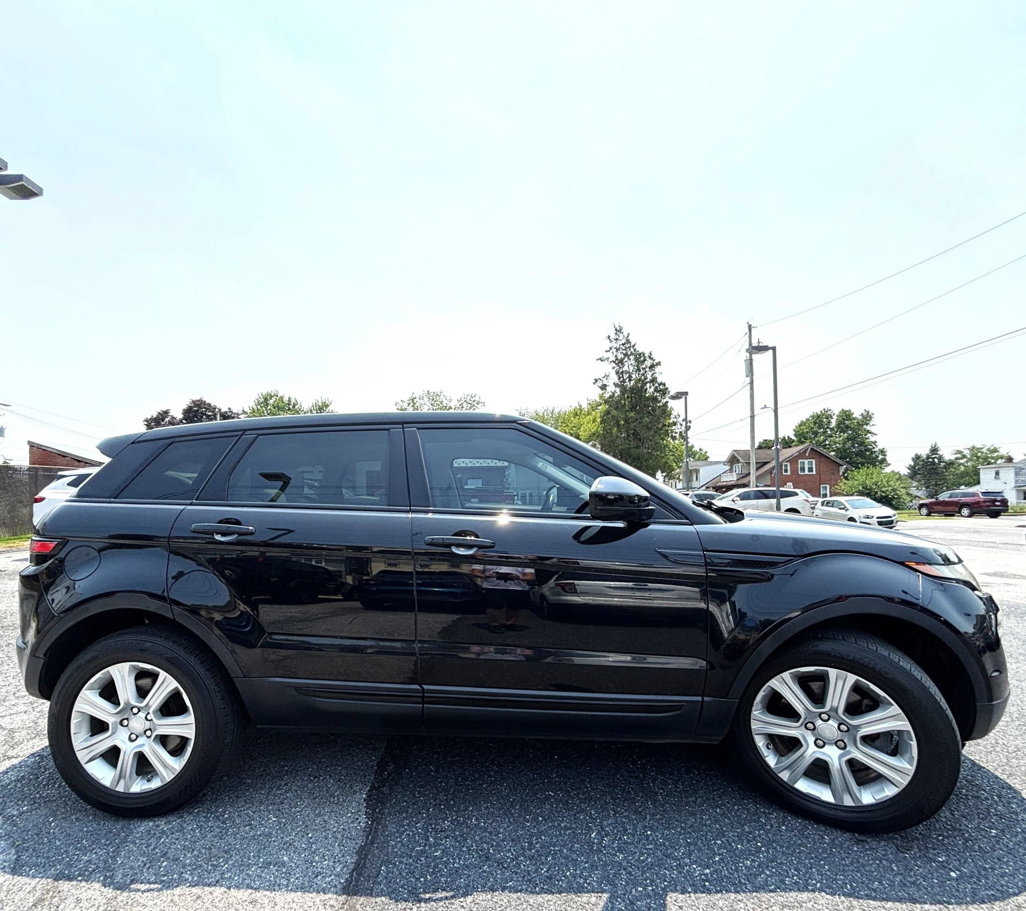 Used 2018 Land Rover Range Rover Evoque SE AWD/4WD image 6