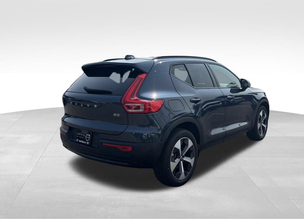 Certified 2026 Volvo XC40 B5 Core w/ Climate Package AWD/4WD image 36