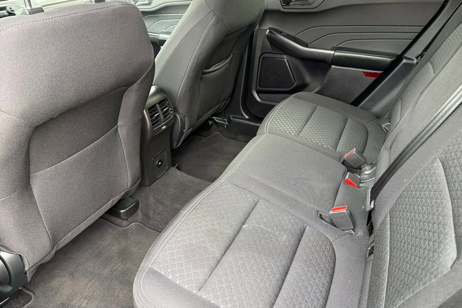 Used 2025 Ford Escape Active image 12