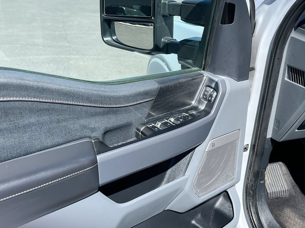 Used 2025 Ford F150 Lariat w/ Equipment Group 502A High AWD/4WD image 18