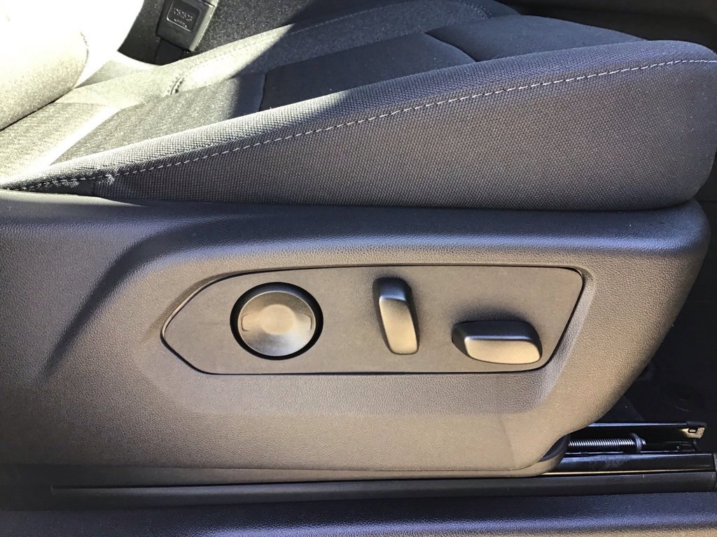 New 2026 Chevrolet Suburban LS image 28