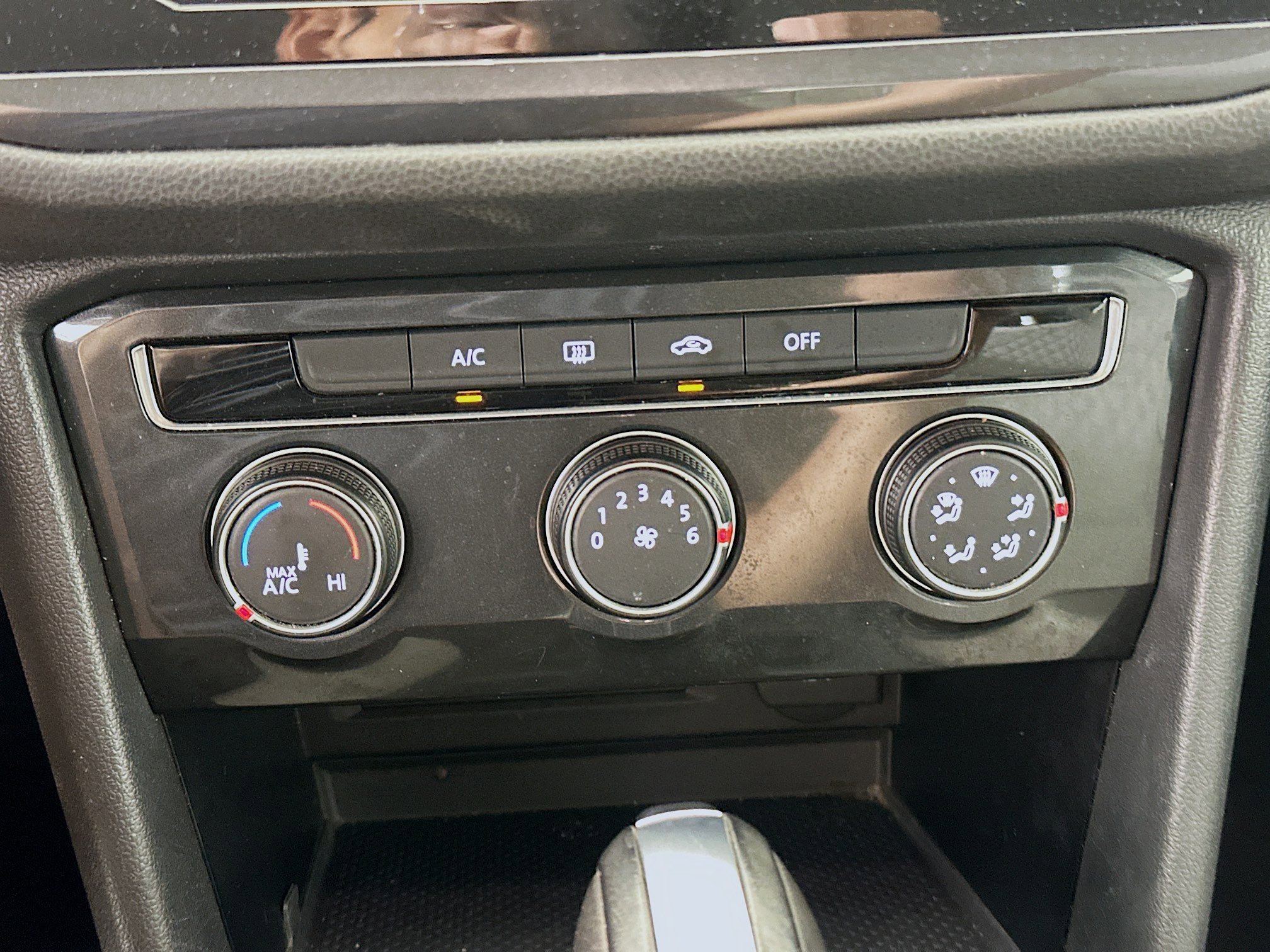 Used 2018 Volkswagen Tiguan S FWD image 23