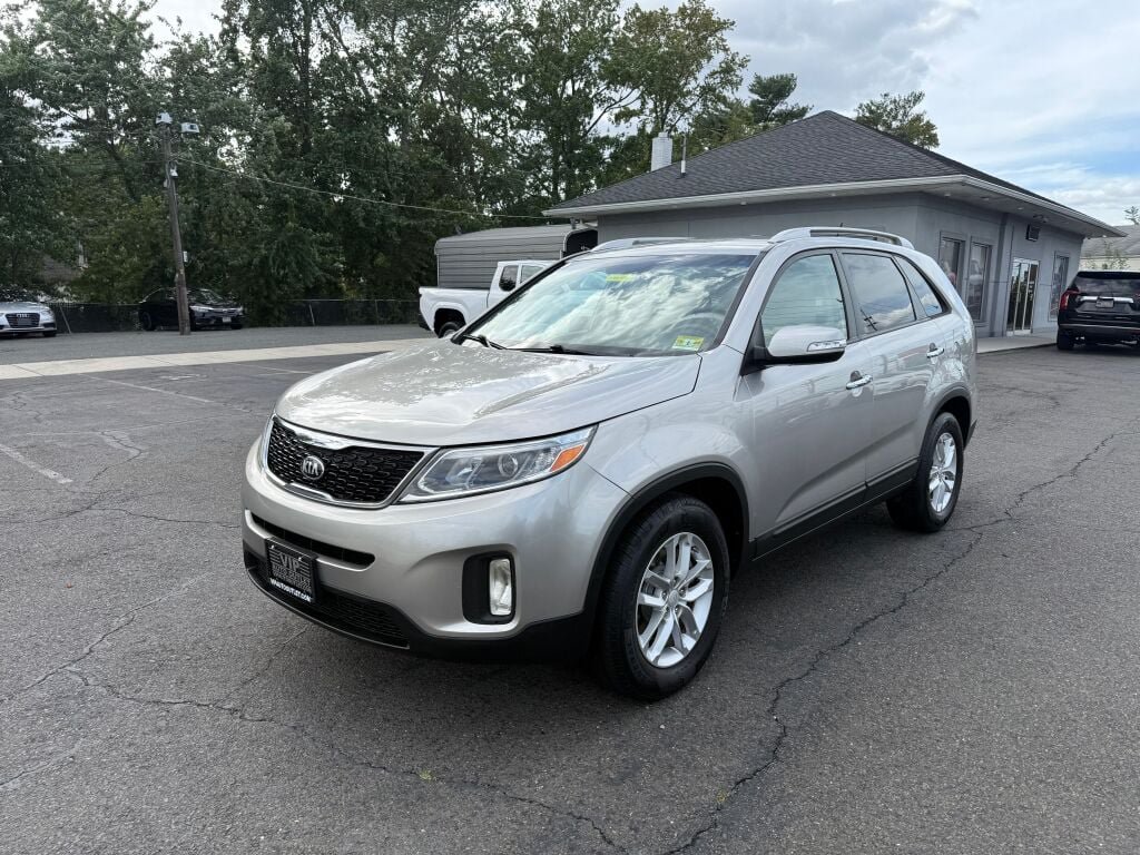 Used 2014 Kia Sorento LX FWD image 3