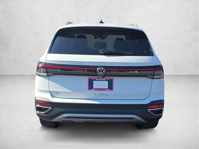 New 2026 Volkswagen Taos SE FWD image 4