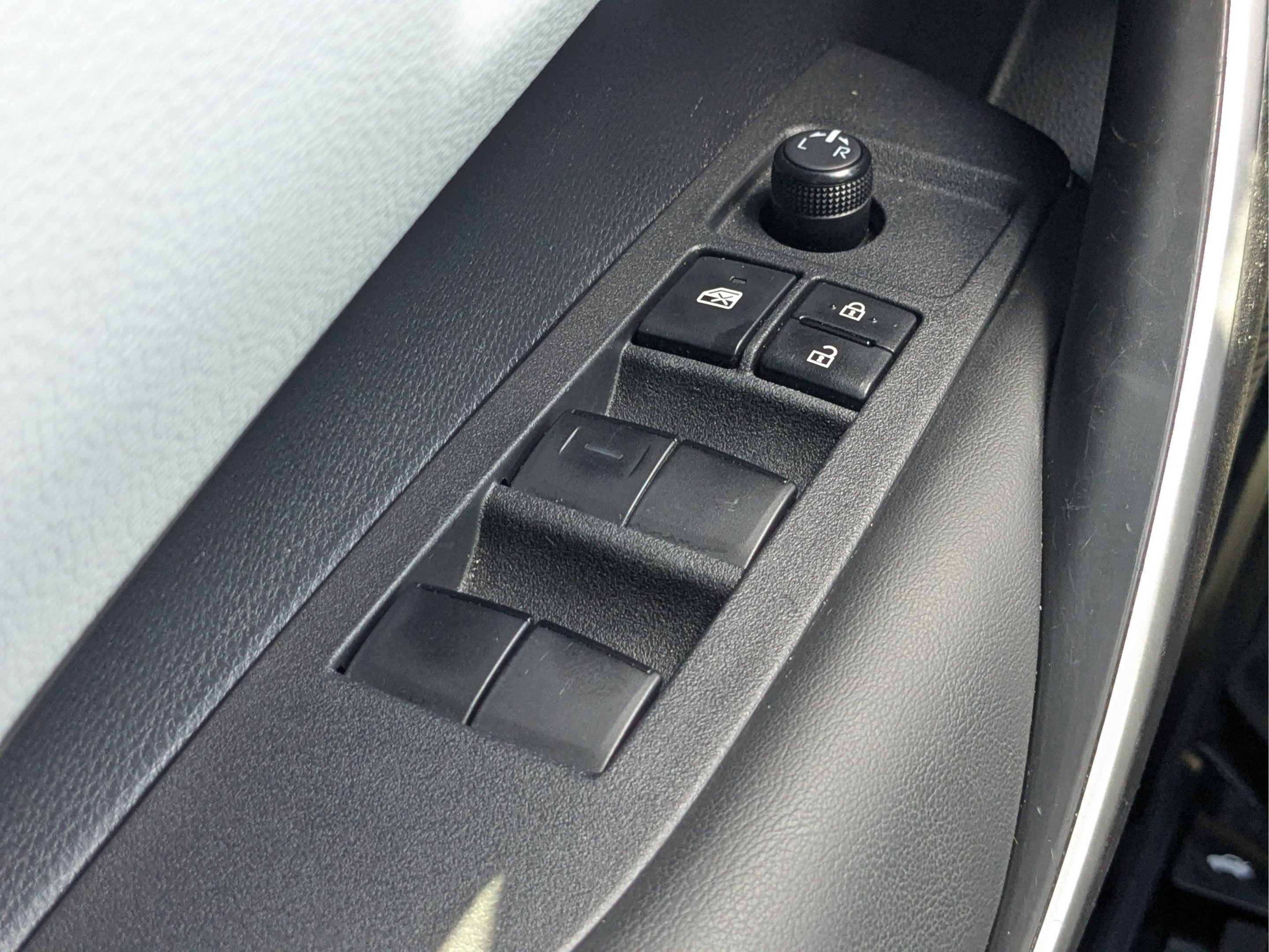 Used 2024 Toyota Corolla SE FWD image 22