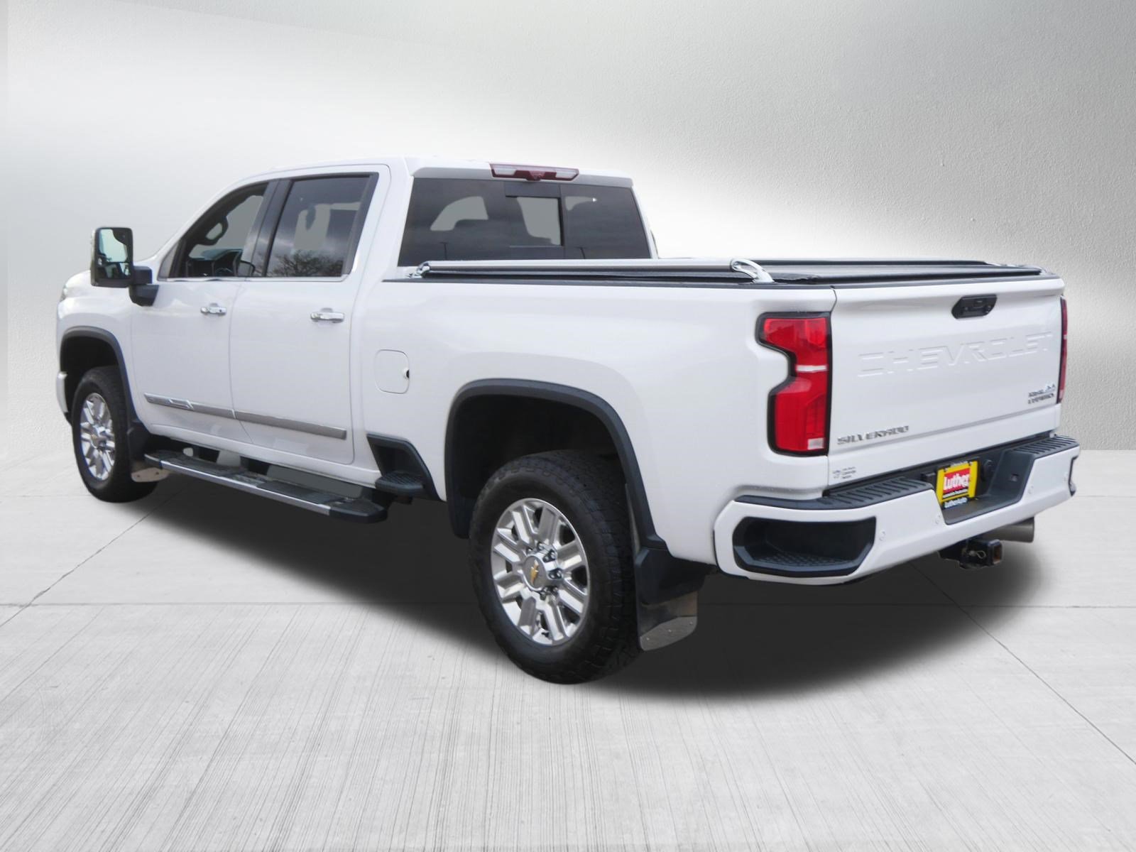 Used 2025 Chevrolet Silverado 3500 High Country w/ Technology Package AWD/4WD image 5