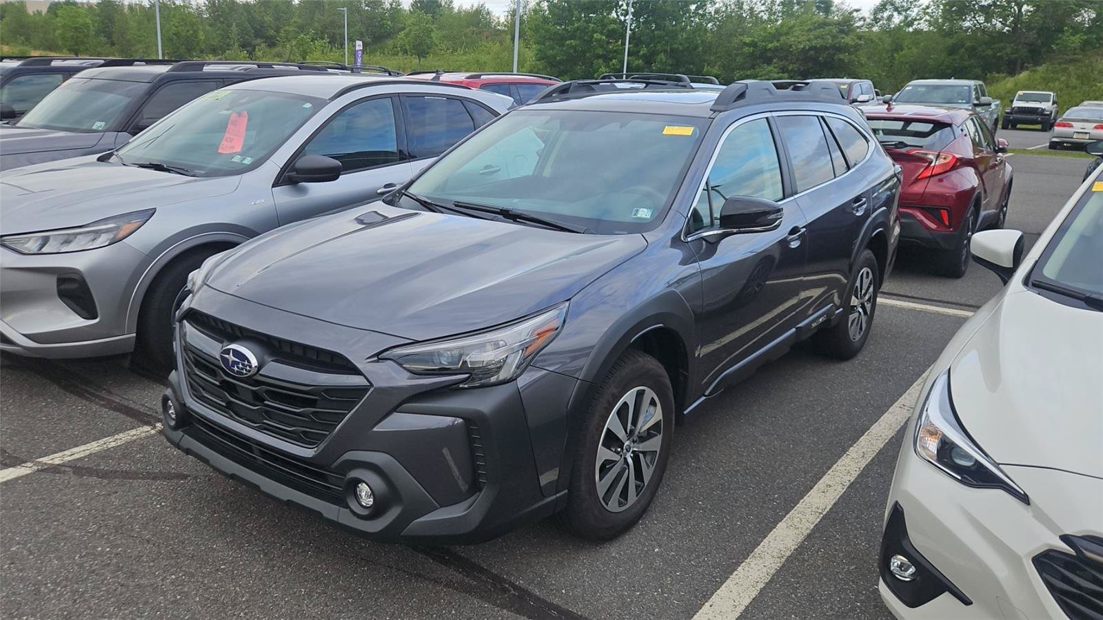 Used 2024 Subaru Outback Premium AWD/4WD image 3