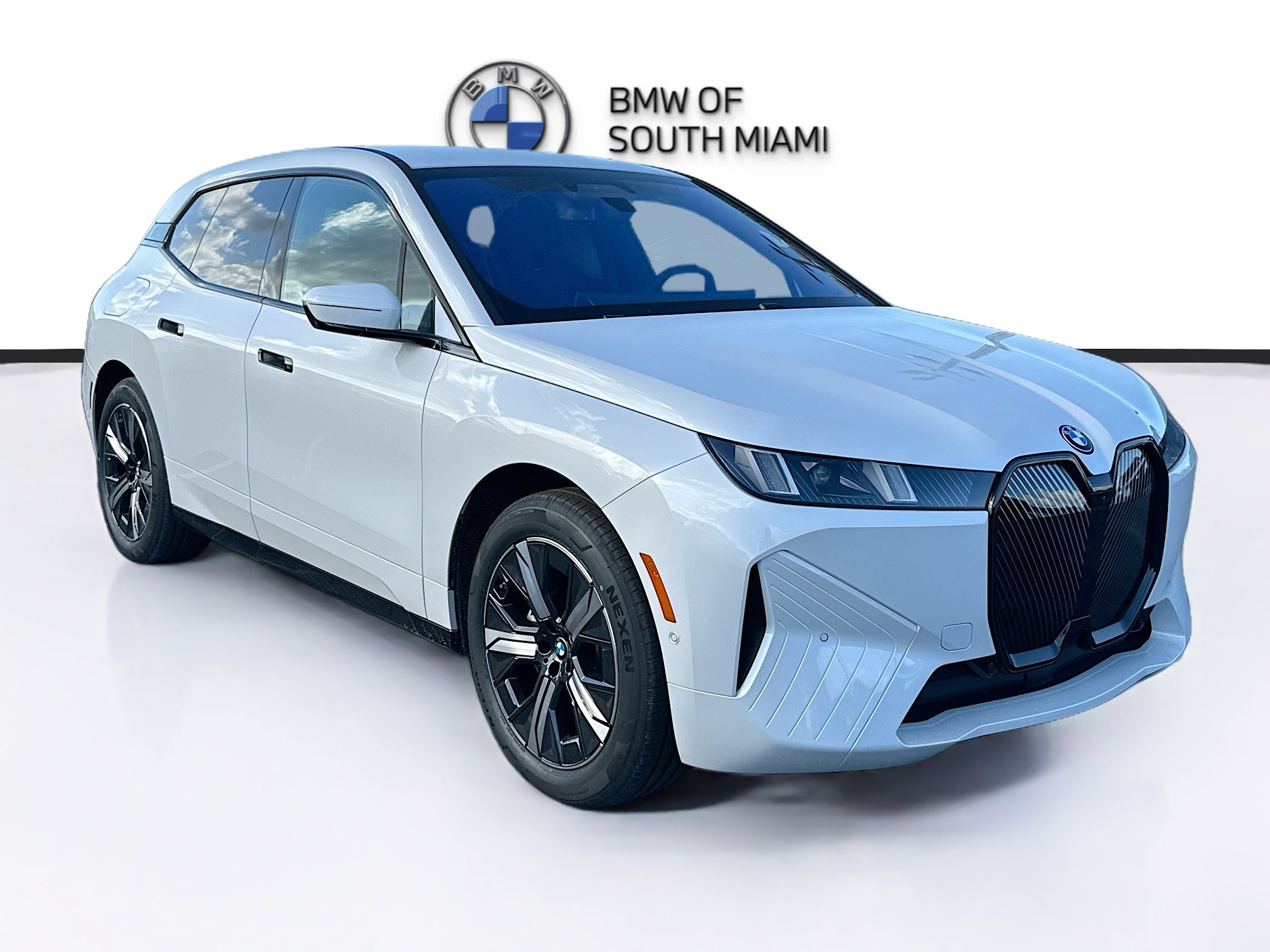 New 2026 BMW iX xDrive45 image 1