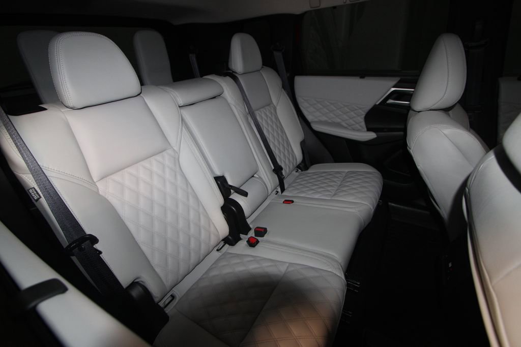 Used 2024 Mitsubishi Outlander SEL image 25