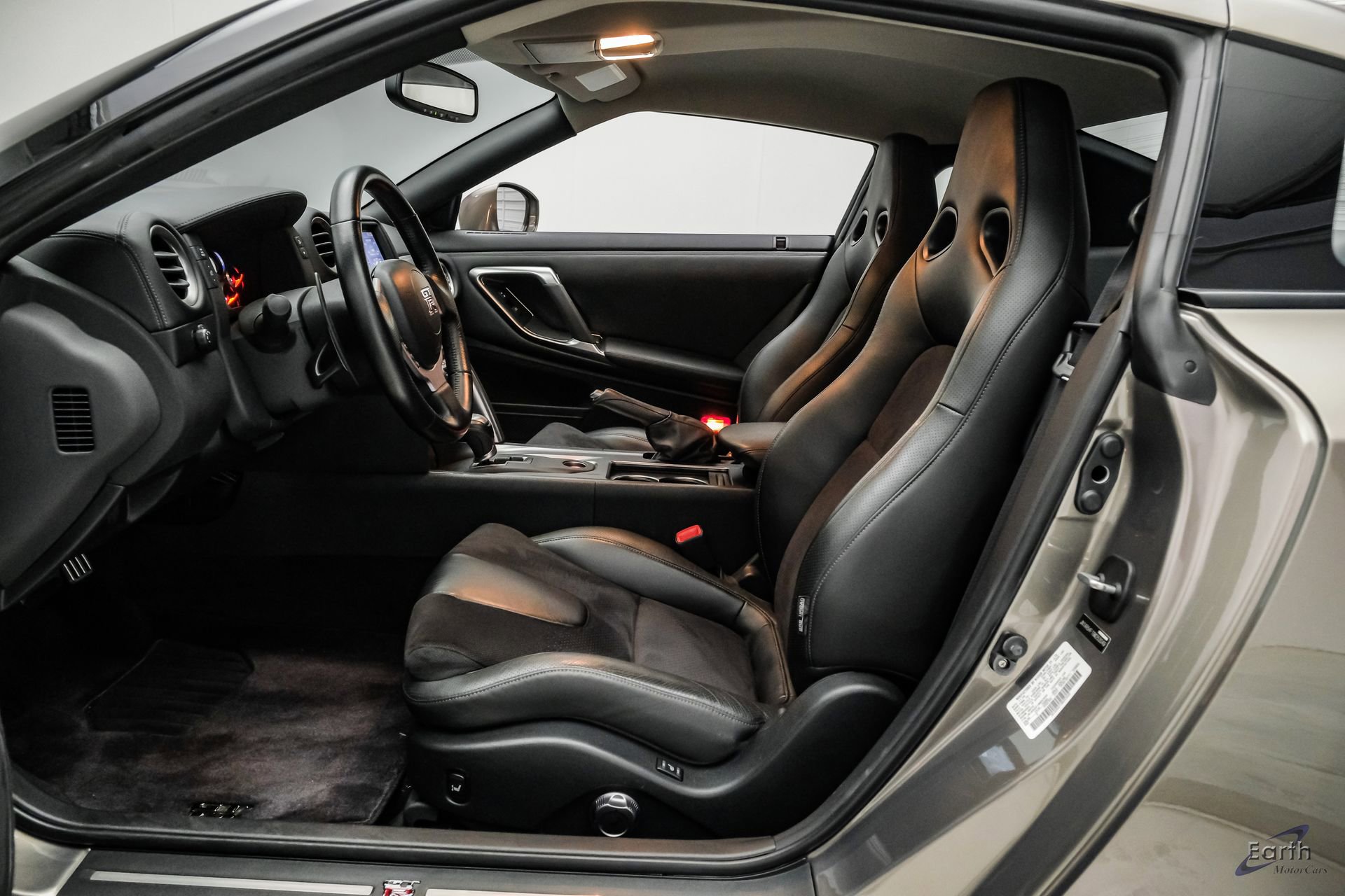 Used 2009 Nissan GT-R Premium AWD/4WD image 48