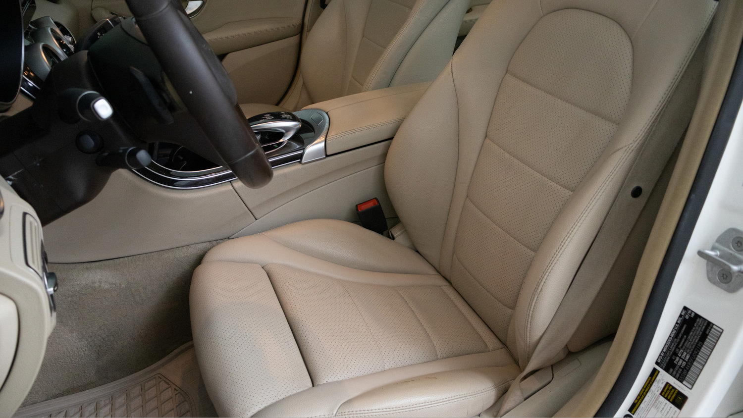 Used 2015 Mercedes-Benz C 300 4MATIC Sedan image 12