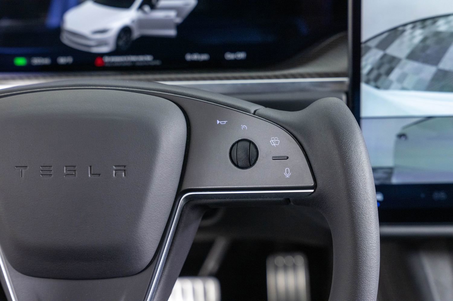 Used 2021 Tesla Model S Plaid image 35