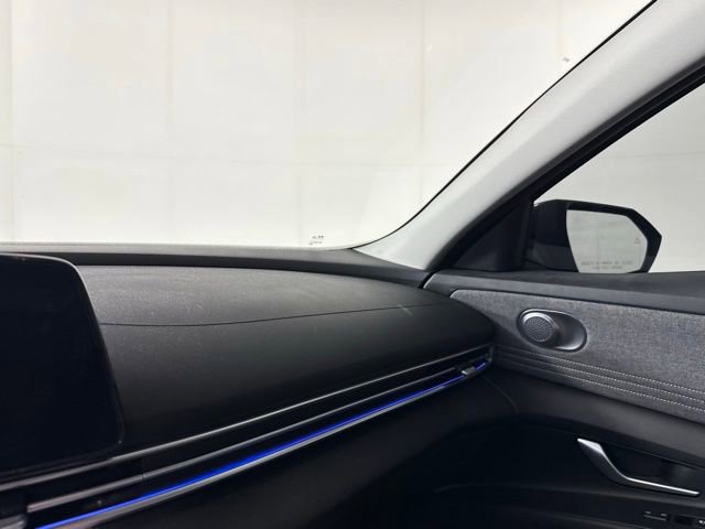 Used 2024 Hyundai Elantra Limited FWD image 20