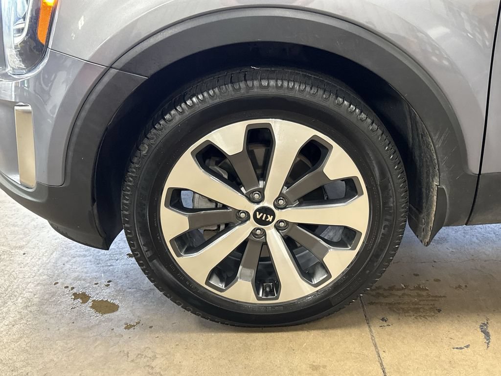 Used 2021 Kia Telluride S FWD image 32