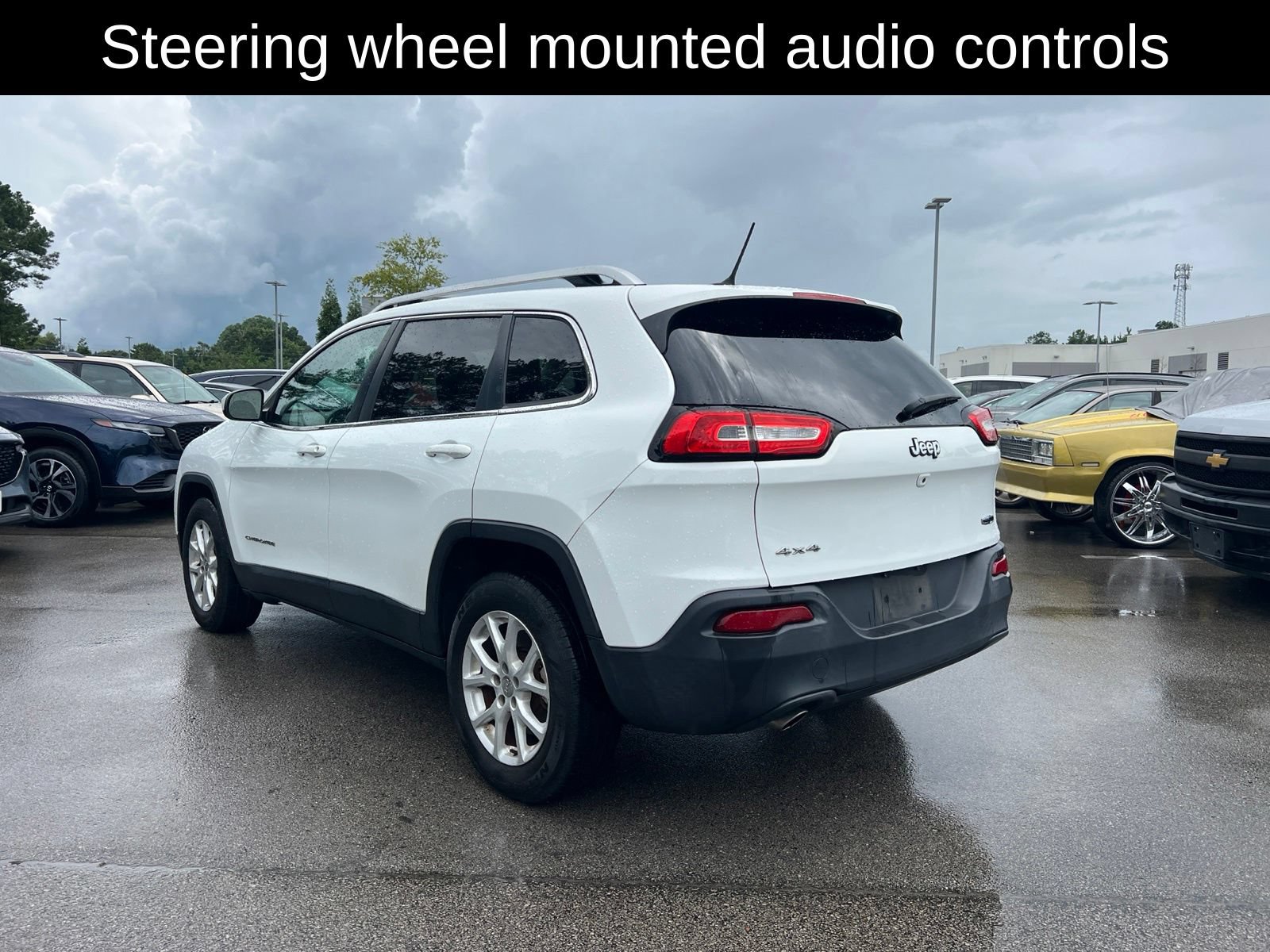 Used 2015 Jeep Cherokee Latitude w/ Cold Weather Group AWD/4WD image 5
