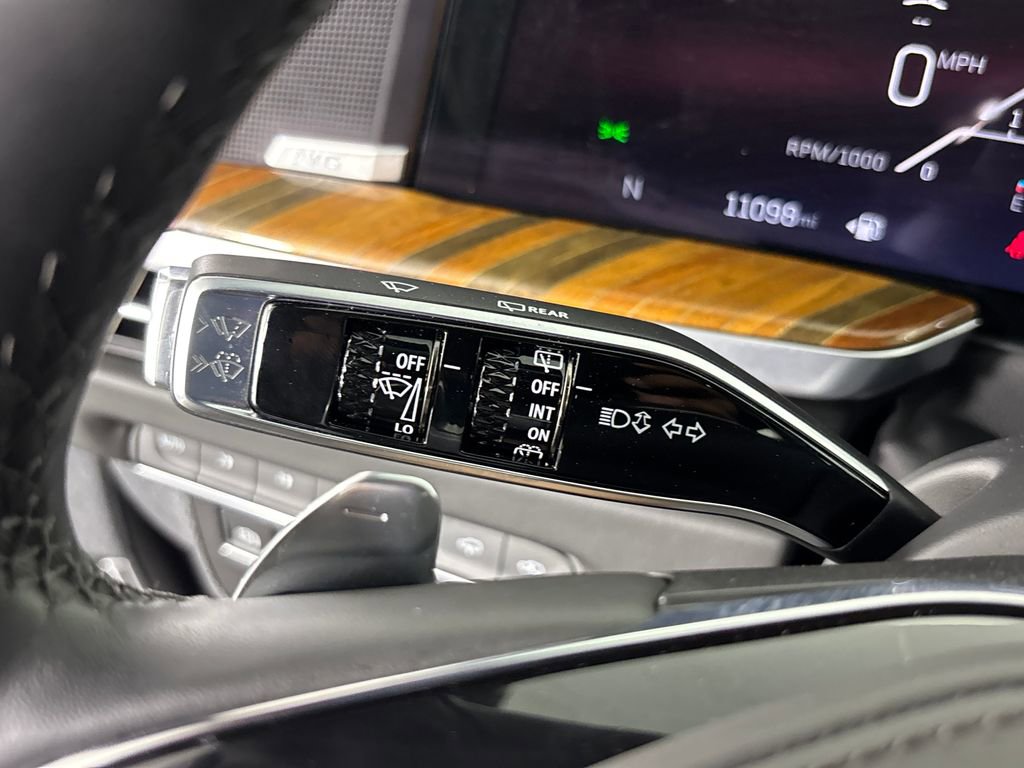 Used 2025 Cadillac Escalade ESV Sport Platinum image 18