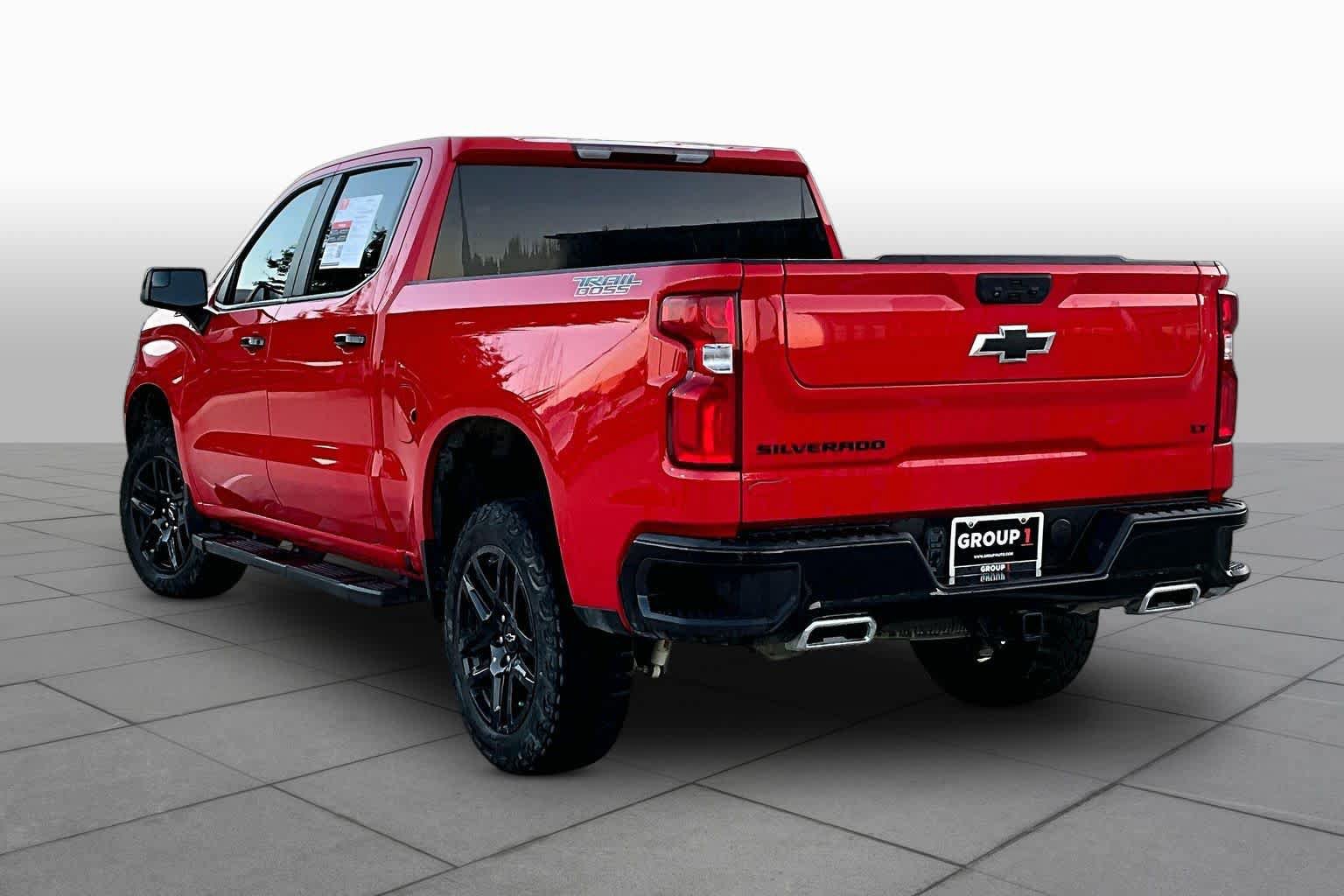 Used 2023 Chevrolet Silverado 1500 LT Trail Boss w/ LPO, Dark Essentials Package AWD/4WD image 11