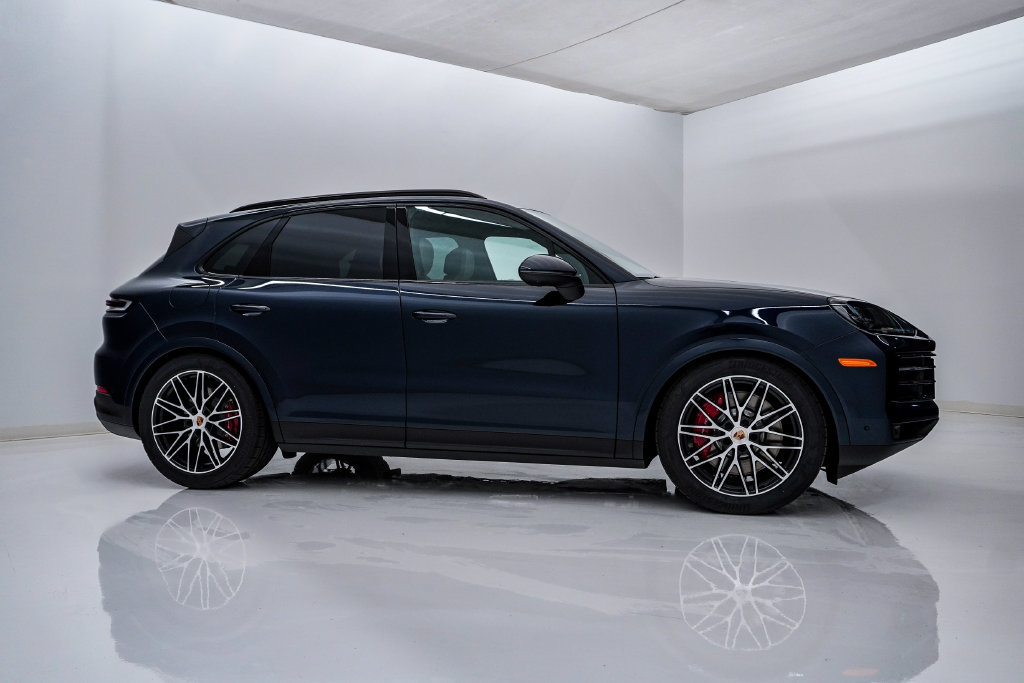 New 2026 Porsche Cayenne GTS AWD/4WD image 9