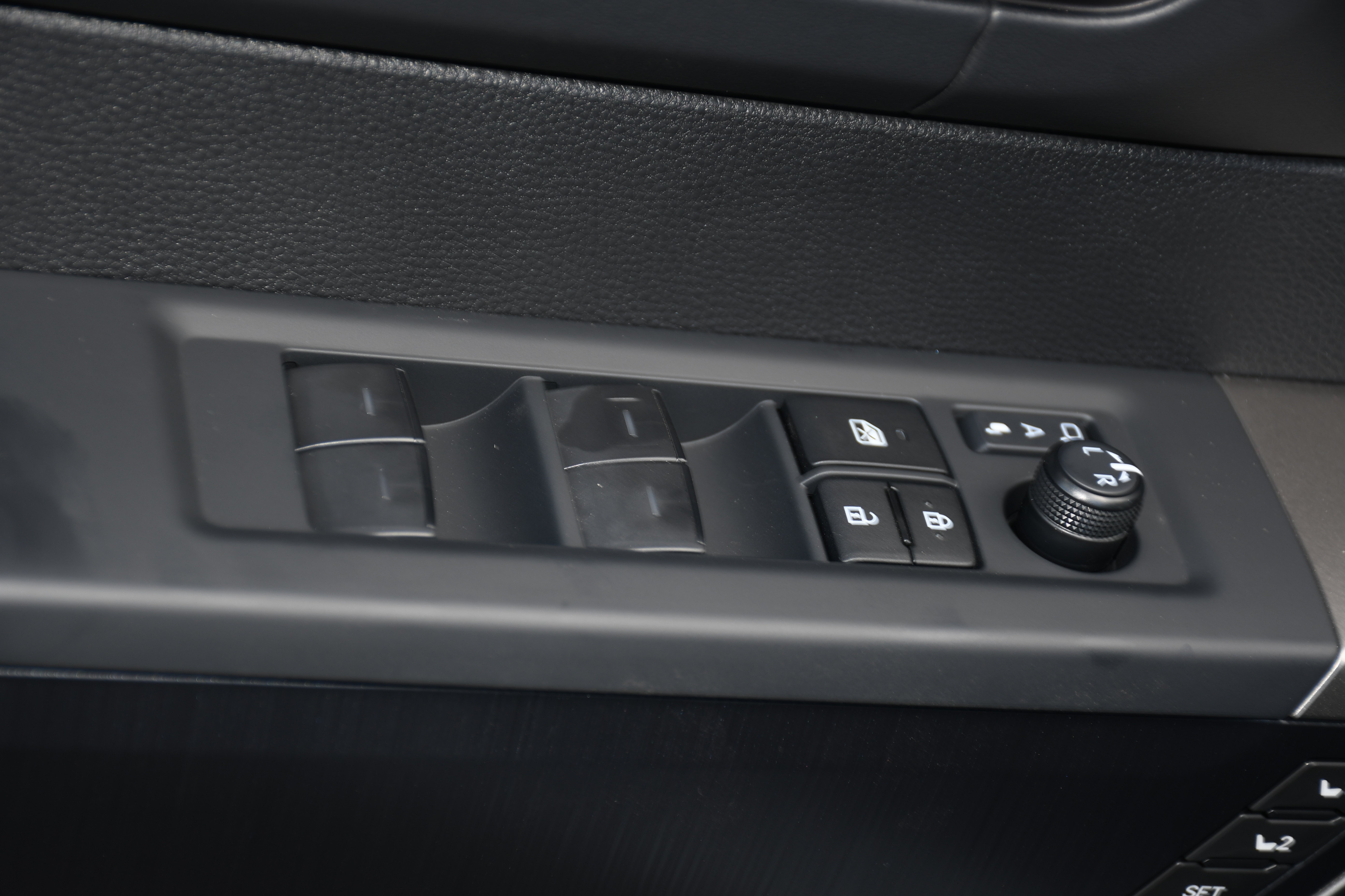 New 2026 Toyota Sequoia Platinum AWD/4WD image 6