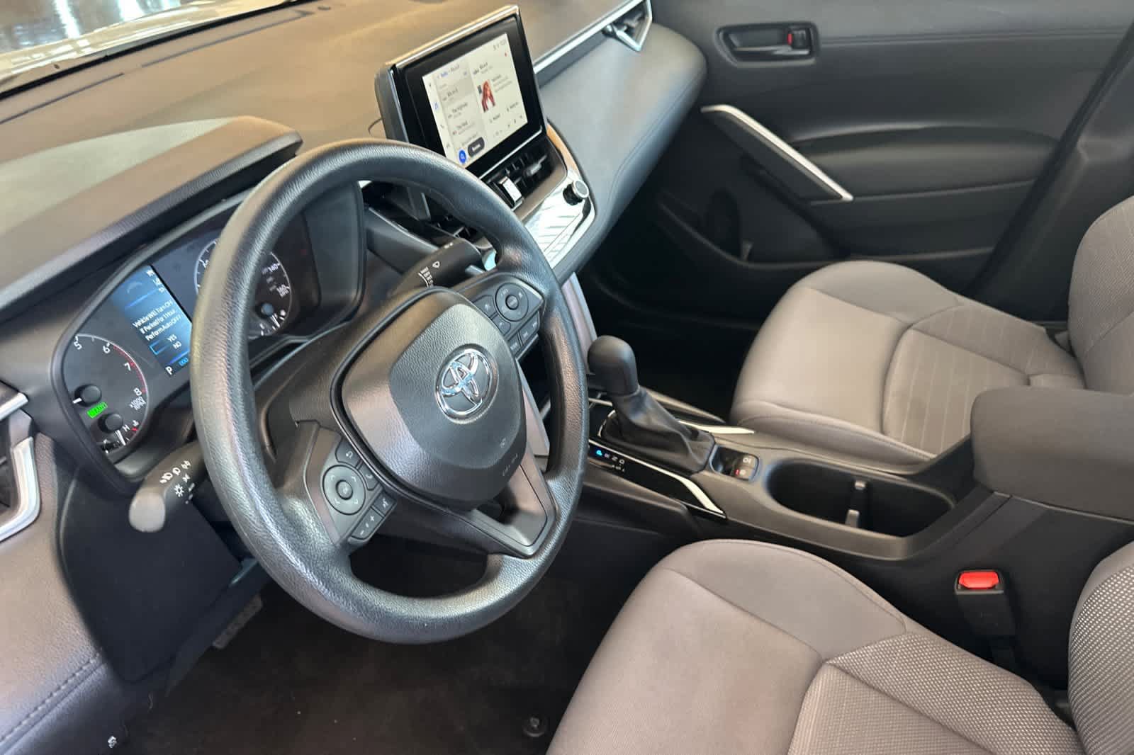 Used 2025 Toyota Corolla Cross AWD Hybrid image 9