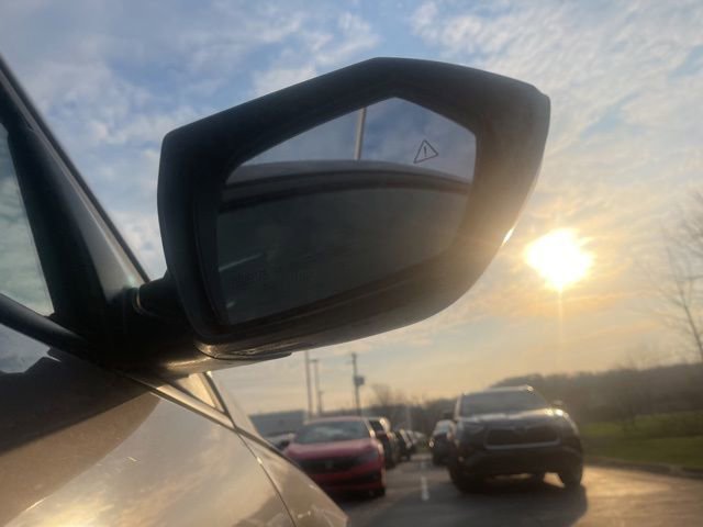 Used 2022 Hyundai Elantra SEL w/ Preferred Accessory Package image 11